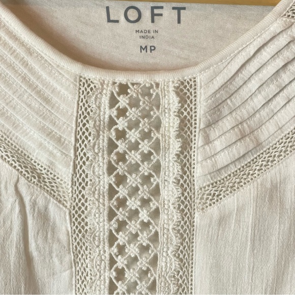 ❌SOLD❌NWT ANN TAYLOR LOFT White T-Shirt w/ Crochet Details - Picture 3 of 6
